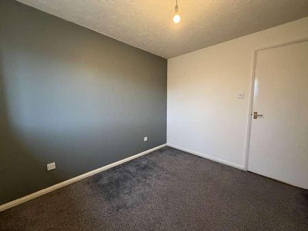 Milbanke Close, Shoeburyness, SS3 - Photo 2