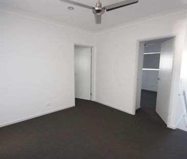 Beautiful Home with large side access! - Photo 2