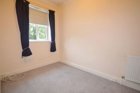 2 bedroom semi-detached house to rent - Photo 4