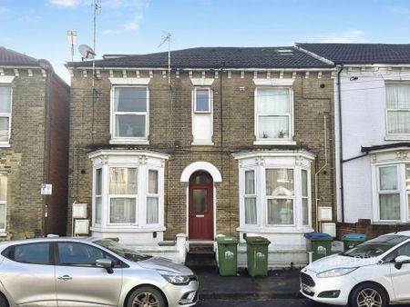 1 bedroom flat to rent - Photo 4