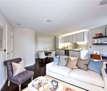 Fifth floor one bedroom apartment in this popular central Islington... - Photo 4