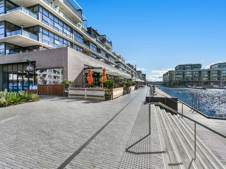 Perfectly Positioned On The Kingston Foreshore - Photo 2