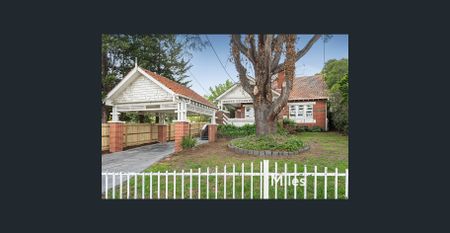 CHARMING FIVE BEDROOM HOME IN PRIME LOCATION - Photo 4