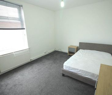 5 bedroom terraced house to rent - Photo 4