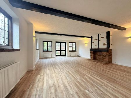 5 bedroom detached house to rent - Photo 3