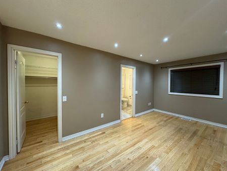 For Lease - 866 Khan Crescent, Mississauga, Ontario - Photo 4