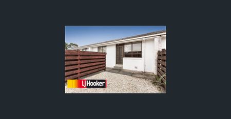 IMMACULATE UNIT- CONVENIENCE NOBLE PARK LOCATION - Photo 2