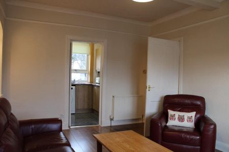 2 bed flat for rent in Priestfield - Photo 5