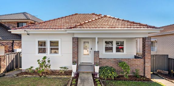 Immaculate Two Bedroom Home - Photo 2