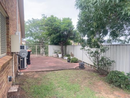 Three Bedroom Residence - Photo 3