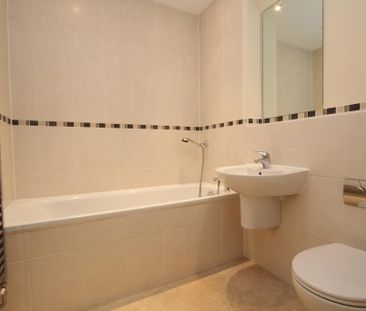 3 bedroom semi-detached house to rent - Photo 6