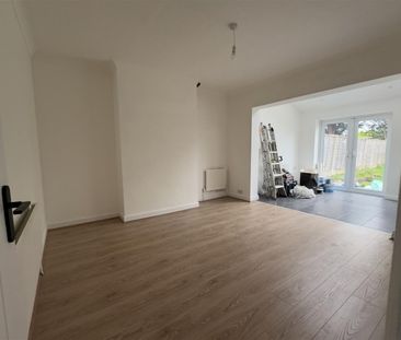 Lulworth Road, Hall Green, Birmingham - Photo 2