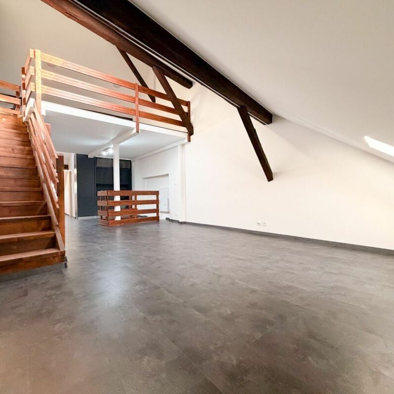 For rent: 6.5-room adjoining house - Foto 1