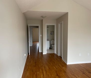 For Lease - 20 Crew Court, Barrie, Ontario - Photo 4