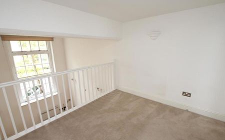 A spacious apartment in a unique historical building with an excellent central location near Cabot Circus. Call today for a viewing! - Photo 5