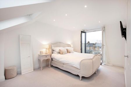 3 bedroom terraced house to rent - Photo 4