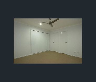 Three bedroom home with double garage - Photo 2