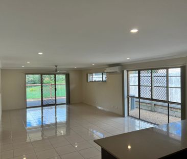 Prestige 4‑Bed Home on Quiet Cul‑de‑Sac — Built‑in Entertainment Area - Photo 1