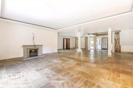 4 bedroom detached house to rent - Photo 2