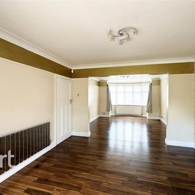 3 bedroom end of terrace house to rent - Photo 1