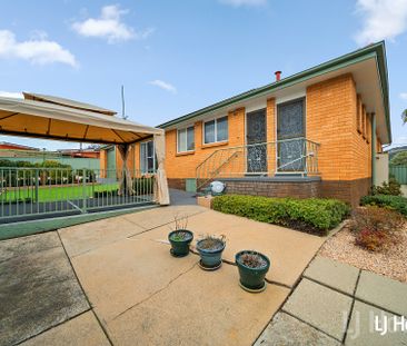 Charming 3 Bedroom Family Home - Photo 6