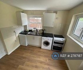 Studio to rent - Photo 6