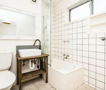 Charming 1-Bedroom Unit with Courtyard in a Premium Yarraville Loca... - Photo 4