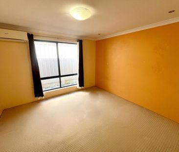 Family Living Made Easy in the Heart of Riverton! Live an easy & co... - Photo 3