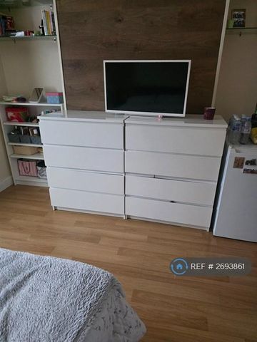 5 bedroom terraced house to rent - Photo 3