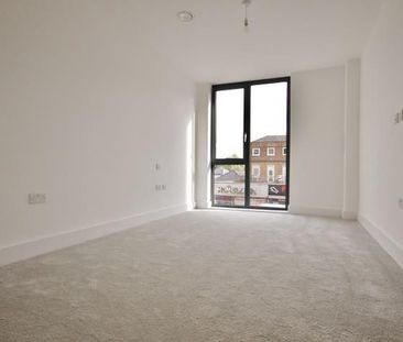 Kempton House, London Square, 122 High Street,TW18 - Photo 2