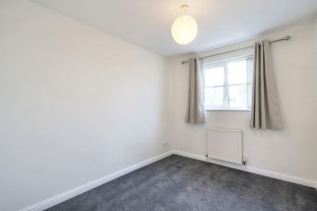 2 bedroom semi-detached house to rent - Photo 4
