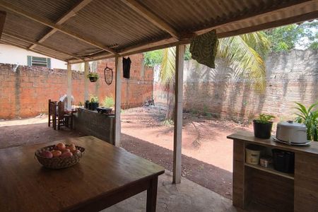 Casa de dois quartos no bairro São João garagem para três carros - Foto 5