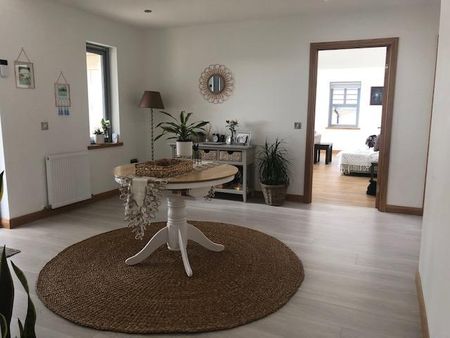 5 bedroom bungalow to rent - Photo 3