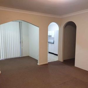 Modern 2-Bedroom Unit in North Parramatta - Photo 2