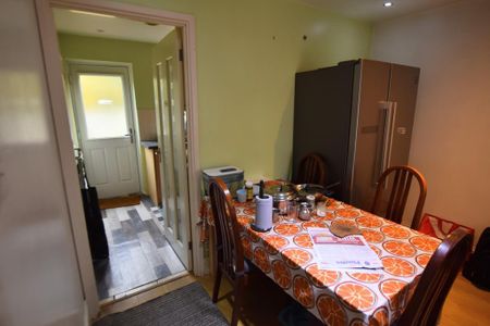 3 bedroom detached house to rent - Photo 2