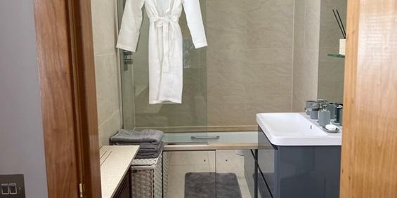 Room in a Shared House, Queensberry Place, SW7 - Photo 3