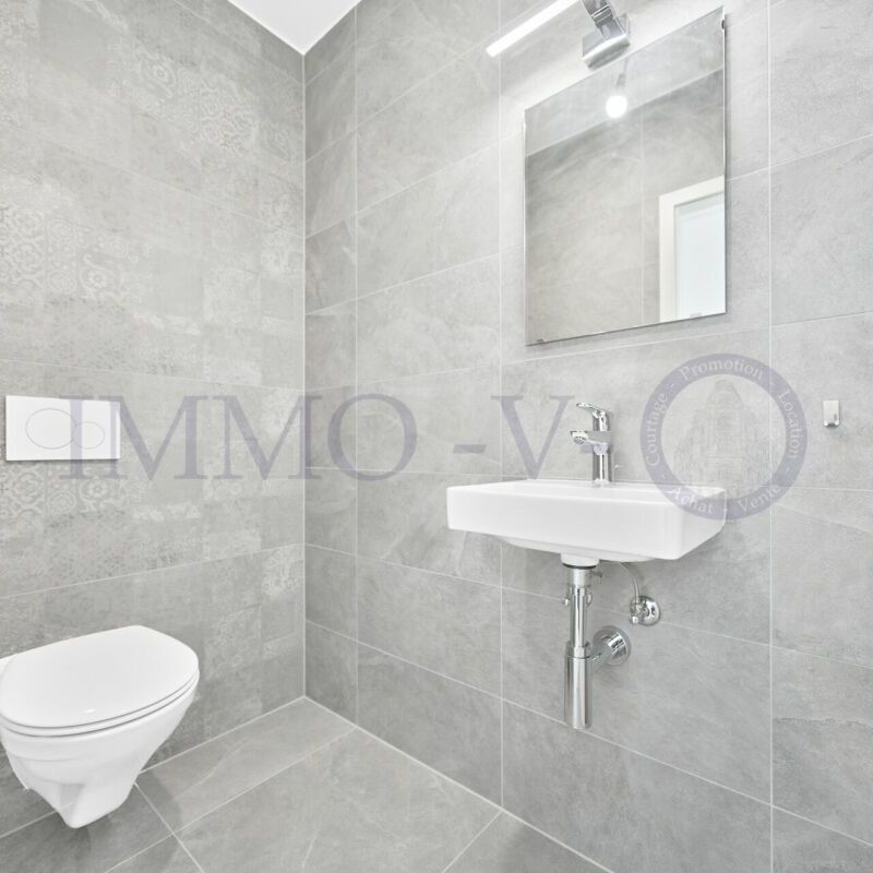 NEUF ET SPACIEUX ET BALCON - Foto 1