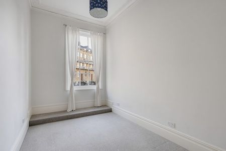 2 Bed Flat - Photo 4