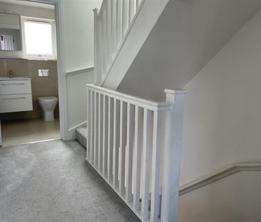 High Street, Cam - Photo 1