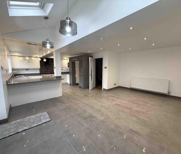 4 bedroom detached house to rent - Photo 2