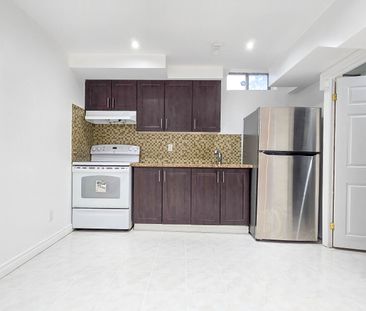 For Lease - 7 Mccrackin Court, Vaughan, Ontario - Photo 2