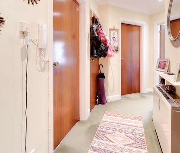 Montpellier, GL50 - Photo 2