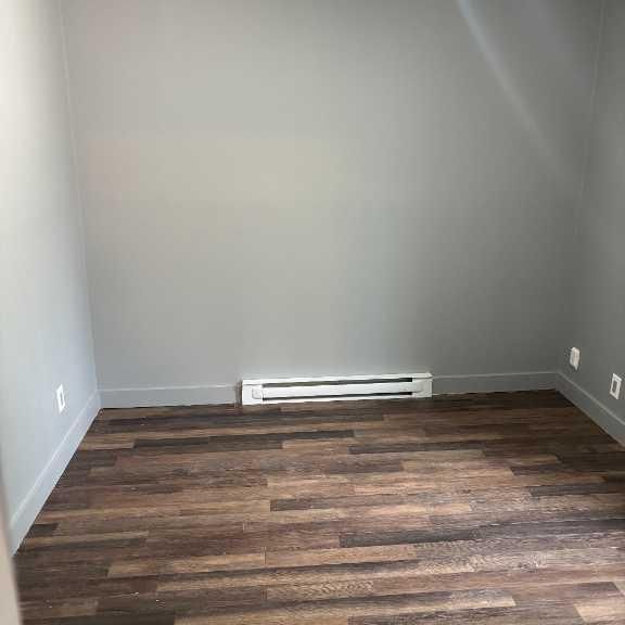 3 1/2 Rénové à St-Jérôme avec balcon - Électros et stationnement inclus - Photo 1