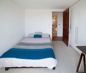 Room in a Shared Flat, Farnsworth Court, SE10 - Photo 5