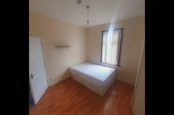 Room in a Shared House, Arlington Gardens, IG1 - Photo 1