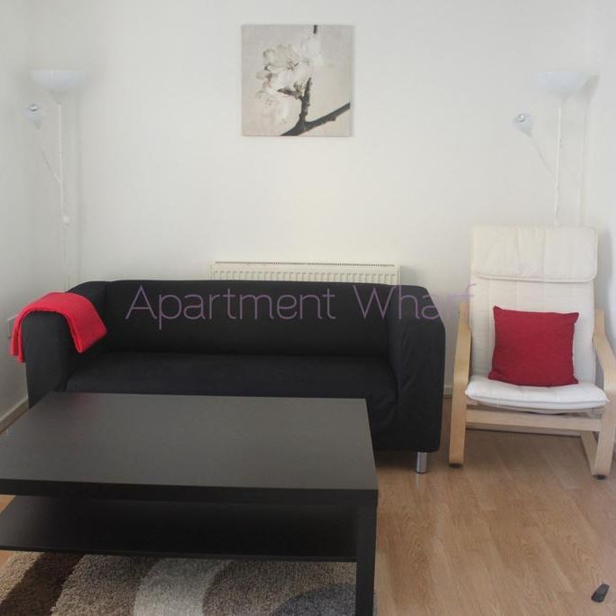 1 bedroom in a flat share to rent - Photo 1
