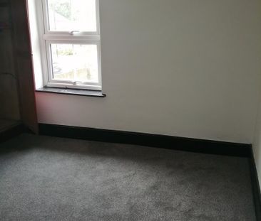 2 bedroom semi-detached house to rent - Photo 5