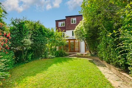 6 Bedroom Detached To Let - Photo 4