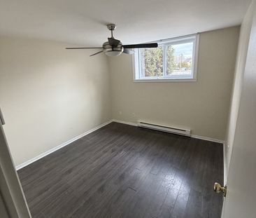 4 1/2 Demi Sous-sol A Louer - Photo 1