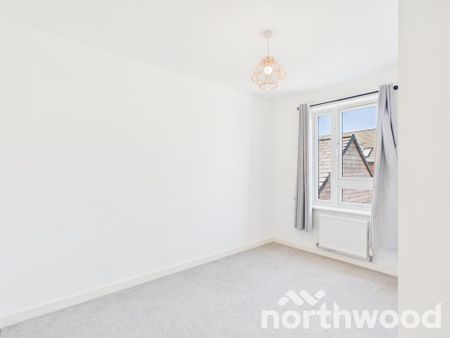 3 bedroom semi-detached house to rent - Photo 5